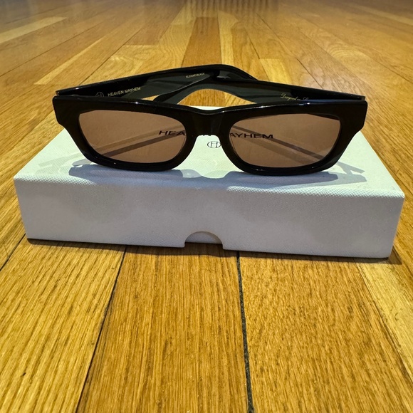 HEAVEN MAYHEM - Sloane Black Acetate Sunglasses - Picture 8 of 10